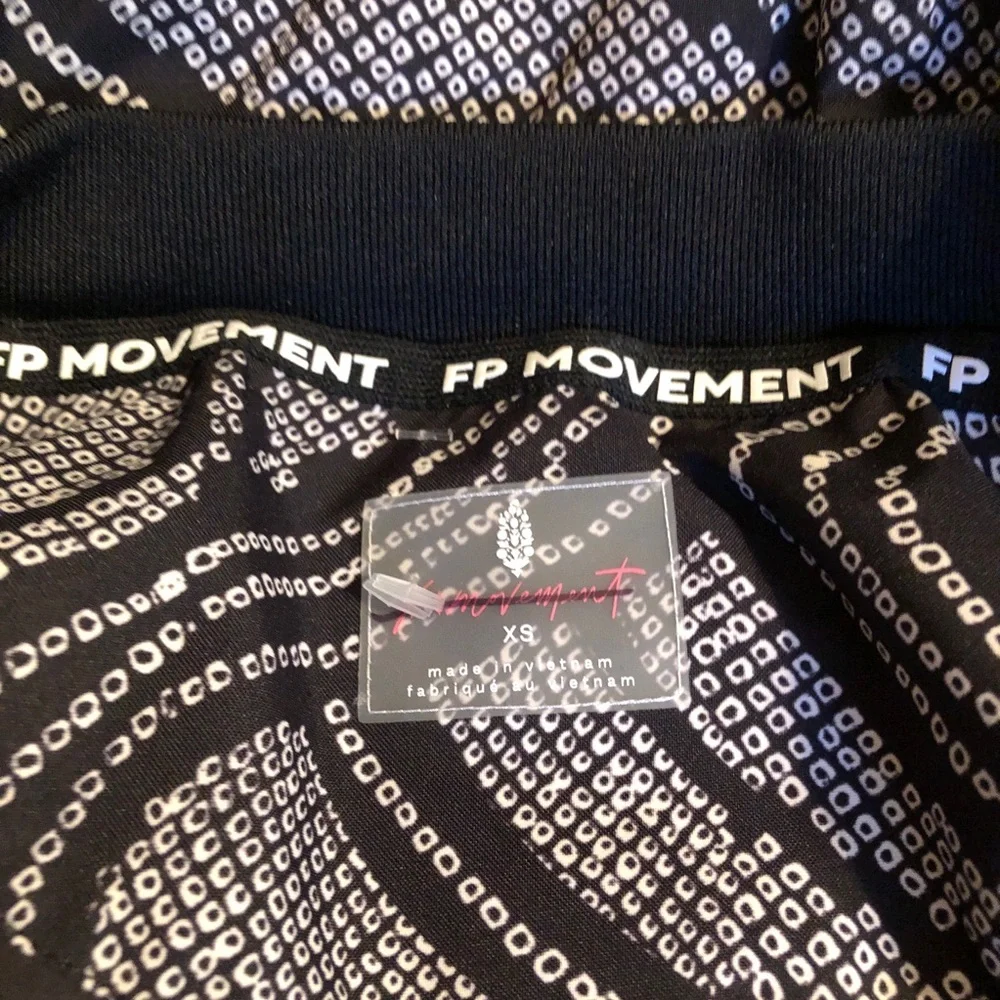 Sz XS NWOT FP Movement Bunny Slope Ski Puffer Jacket Black and White Free People